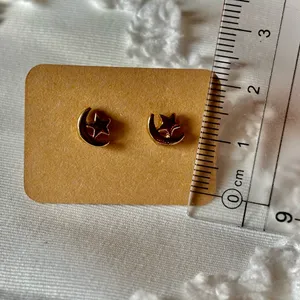 Moon and star stud earrings Gold thumbnail 3