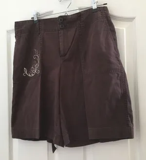 FINAL MARKDOWN Ladies basic editions shorts medium Brown thumbnail 1