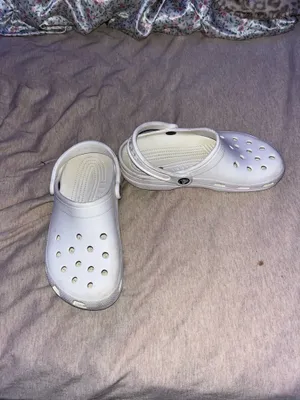 White Crocs Women’s thumbnail 2