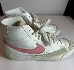 Nike Blazer‎ Mid ‘77 Vintage White Pink Foam Women’s Sneakers CZ1055-114 Size 9 thumbnail 1