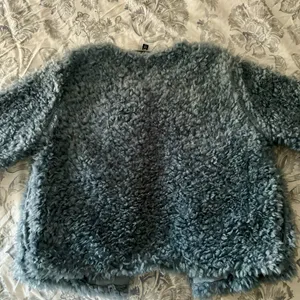 H&M Cropped Fur Coat thumbnail 2