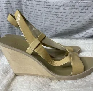 Nine‎ West Wedge tan color size 9 thumbnail 1