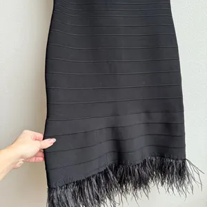 Elliatt Black Feather Bandage Off The Shoulder Party Women’s Dress Size Medium thumbnail 3
