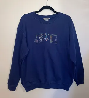 Northern Reflections Vintage Flower Crewneck thumbnail 1