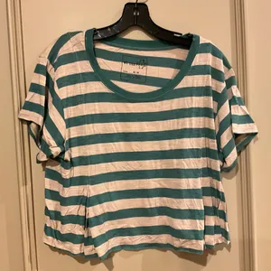 We the Free People Green Tan Striped Cropped Swing Top Tee Crewneck Size Medium thumbnail 2