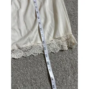 Vintage 80s Half Slip Skirt Medium Ivory Lace Floral Embroidered Lingerie Retro thumbnail 6