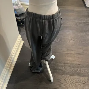 Brandy Melville Grey Swetapants thumbnail 4