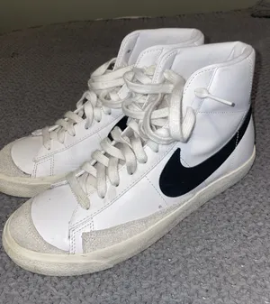 Nike Women’s Blazers thumbnail 1