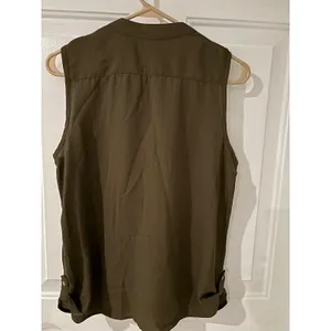 Mileage Olive Green Sleeveless Blouse Top‎ Gold Accents Button Down Medium thumbnail 3