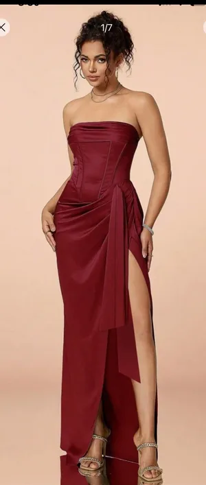 Red Dress thumbnail 1