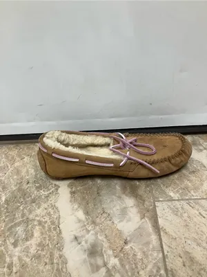 UGG Dakota Brown Suede Slippers Moccasin Sheepskin Wool Lined Size 8 Women’s thumbnail 5