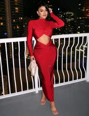 Women’s elegant bodycon maxi dress  thumbnail 2