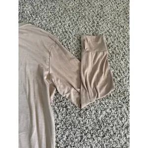 Trendy Queen Women's Oversized Tan‎ Thumb Hole Long Sleeve Tee Size Large thumbnail 8