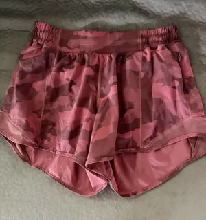 Lululemon Hotty Hot Shorts 4" thumbnail 1