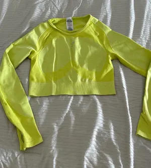 Gymshark Lime Green Long Sleeve Crop Top with Back Cutout size L thumbnail 1