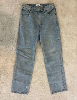 Abercrombie 90s Straight Ultra High Rise Jeans thumbnail 1