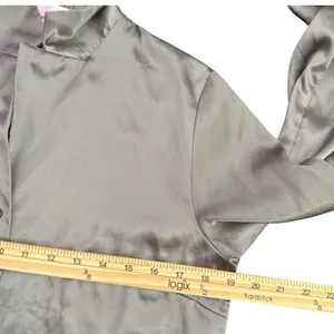 Victoria's Secret Grey Satin Long Sleeve Button Down Pajama Top Size S Lounge thumbnail 10