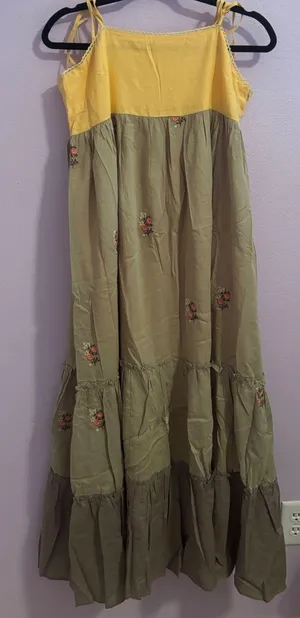 In Loom COLOR BLOCK TIERED MIDI DRESS IN GREEN/YELLOW thumbnail 1