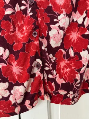 Garnet Hill Red Floral Button-Down Cardigan 100% Merino Wool Blouse Size Medium‎ thumbnail 6
