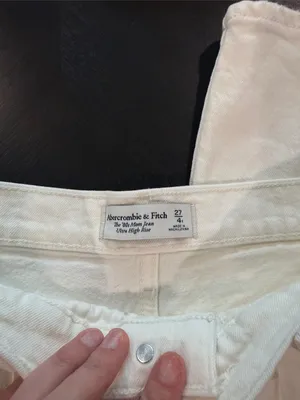 Abercrombie & Fitch White Pleated Chinos thumbnail 2