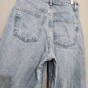 Zara High Rise 90s Jeans thumbnail 8