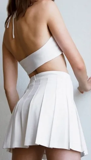 $88 ARITZIA Sunday’s Best Olive Micro Skirt pleated in white 10 thumbnail 2