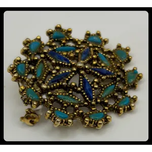 Unbranded Filigree Flower Brooch Women Small Gold Blue Turquoise Enamel Vintage thumbnail 4
