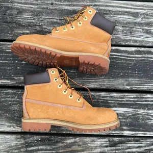 Timberland 6 Inch Premium Waterproof Boot 'Wheat' Nubuck Size 6.5 Women’s Size 8 thumbnail 2