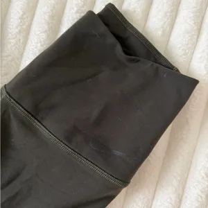 Nike cropped green High-Waist Leggings thumbnail 2