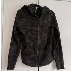 Lululemon Camo Full‎ Zip Hooded Jacket Women's Size 12 Green Black Athleisure thumbnail 2