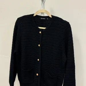 Anrabess Black‎ Knit Cardigan Sweater Gold Crest Button Front Pocket Size Medium thumbnail 3