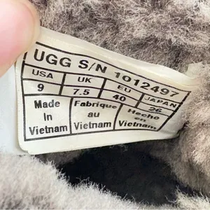 Ugg Kristin Gray Suede Leather Ankle Boots Women’s Size 9 thumbnail 9