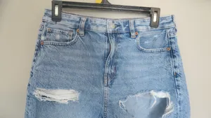 American Eagle Outfitters baggy mom short shorts ripped in light wash blue size 4. thumbnail 2