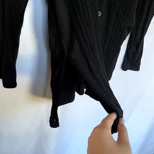 CuddlDuds black knit ribbed button down long sleeved shirt extra long women's TM thumbnail 6
