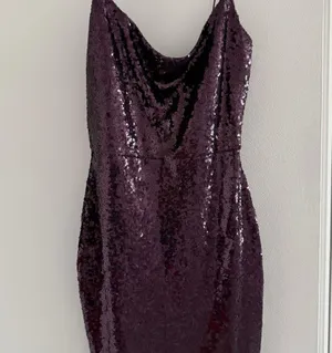 Windsor Sequin Bodycon Homecoming Dress thumbnail 1