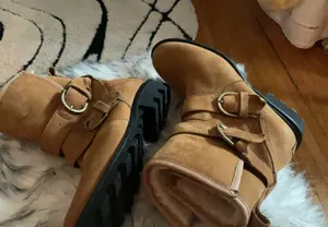 Beautiful Sherpa lined suede boots thumbnail 2
