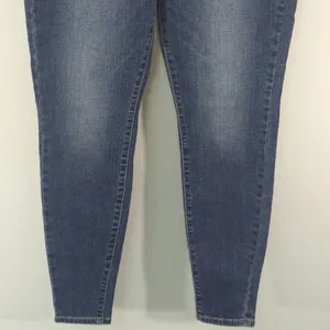 Signature By Levi's Strauss Women's Mid Rise Skinny Med Wash‎ Sz. 27 NWT thumbnail 3
