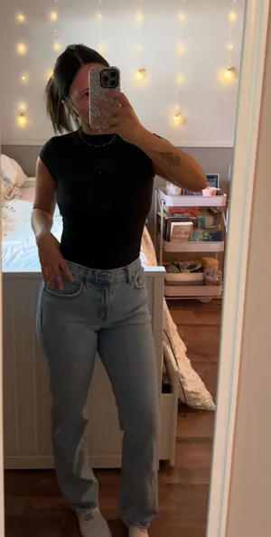 Abercrombie Jeans Mid- Rise Curve Love Straight thumbnail 1