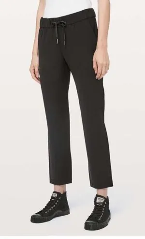 Lululemon On The Fly Pant Woven 27” Size 2 thumbnail 1