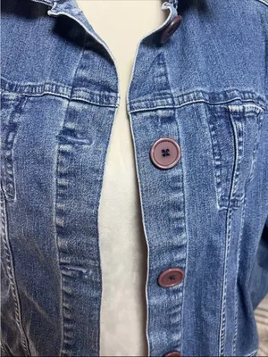 Jaclyn smith size L Stylish Denim Jacket with Purple Buttons Retro Western thumbnail 3