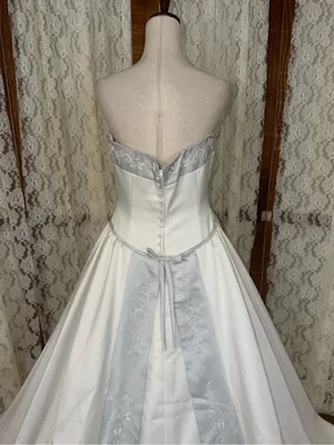 Gorgeous Vintage 90s Mori Lee Strapless White Satin Ball Gown thumbnail 8