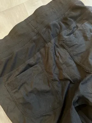Lululemon Dance Studio Women's Black Pants Sz 6 Tapered Jogger Athleisure thumbnail 5