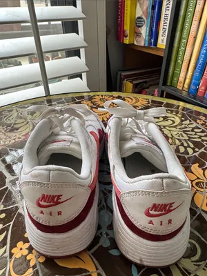 Nike White & Red Low-Profile Sneakers thumbnail 4