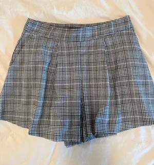 ZARA Plaid Shorts High-Waisted thumbnail 1