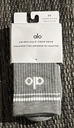 Alo Yoga Unisex Half Crew Sock Athletic Heather Grey Size Medium NEW thumbnail 1