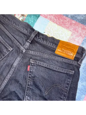 Levi's Wedgie Fit Black Denim Shorts Woman’s Size 28 Summer Denim thumbnail 3