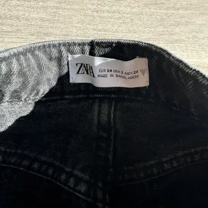 NWOT‎ ZARA Women Junior Black Denim Cut Off Short Shorts Size 2 #494 thumbnail 2