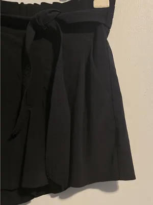 Athleta Black High-Waist Paperbag Tie Shorts thumbnail 6