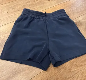 lulu lemon sweat shorts Blue Size 4 thumbnail 1