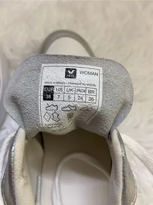 Veja Women’s White Sneakers with Iridescent Silver Accents. Size-7 thumbnail 9